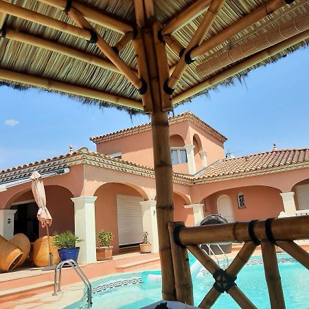 Les Collines D'Ugernum Bed & Breakfast บูแคร์ ภายนอก รูปภาพ