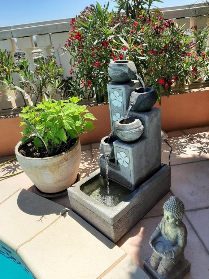 Les Collines D'Ugernum Bed & Breakfast บูแคร์ ภายนอก รูปภาพ